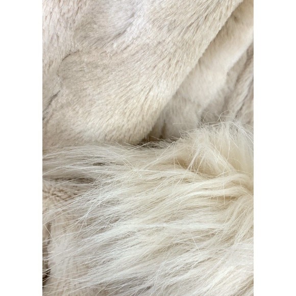 Andrew Marc New York Cream Faux Fur Jacket NWT - Picture 2 of 9